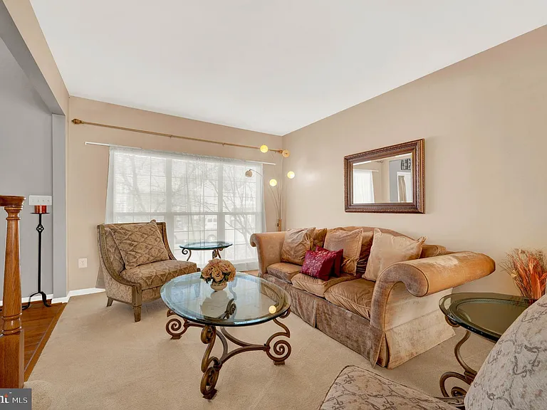 533 Rubens Cir — Photo 16