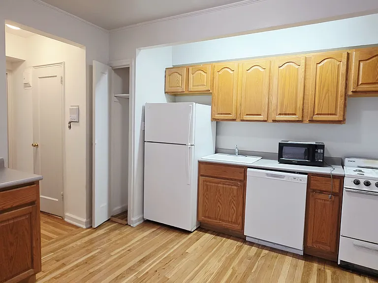 60 Oliver St #2 — Photo 6