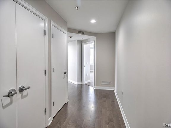 3rd image of 525 W Lafayette Blvd APT 4-11B