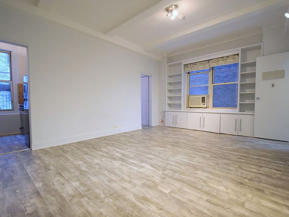 1st image of 25 W 64th St #D3