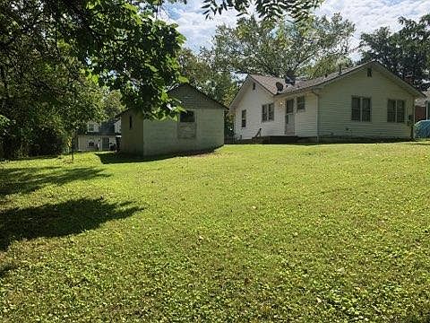 4th image of 7922 Agnes Ave