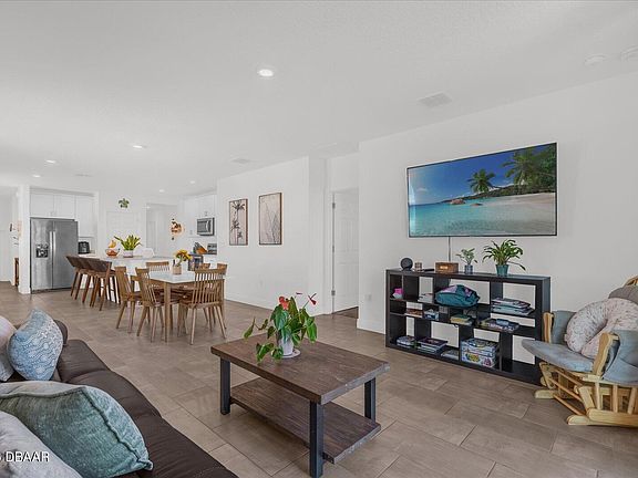 4th image of 157 Links Terrace Blvd