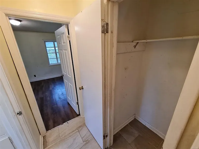 1220 Lynwood Dr — Photo 30