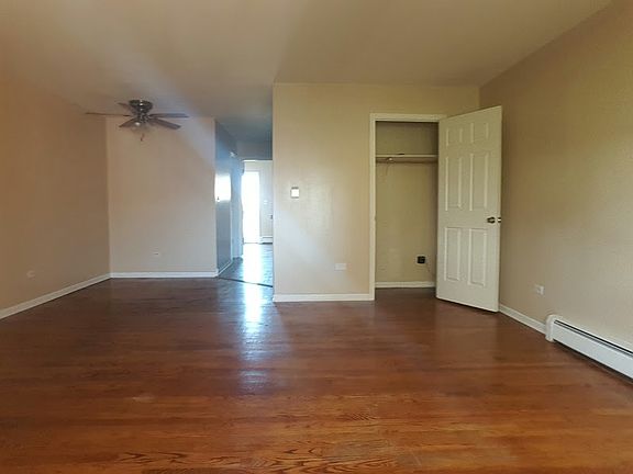 3rd image of 1101 Holiday Ln APT 19