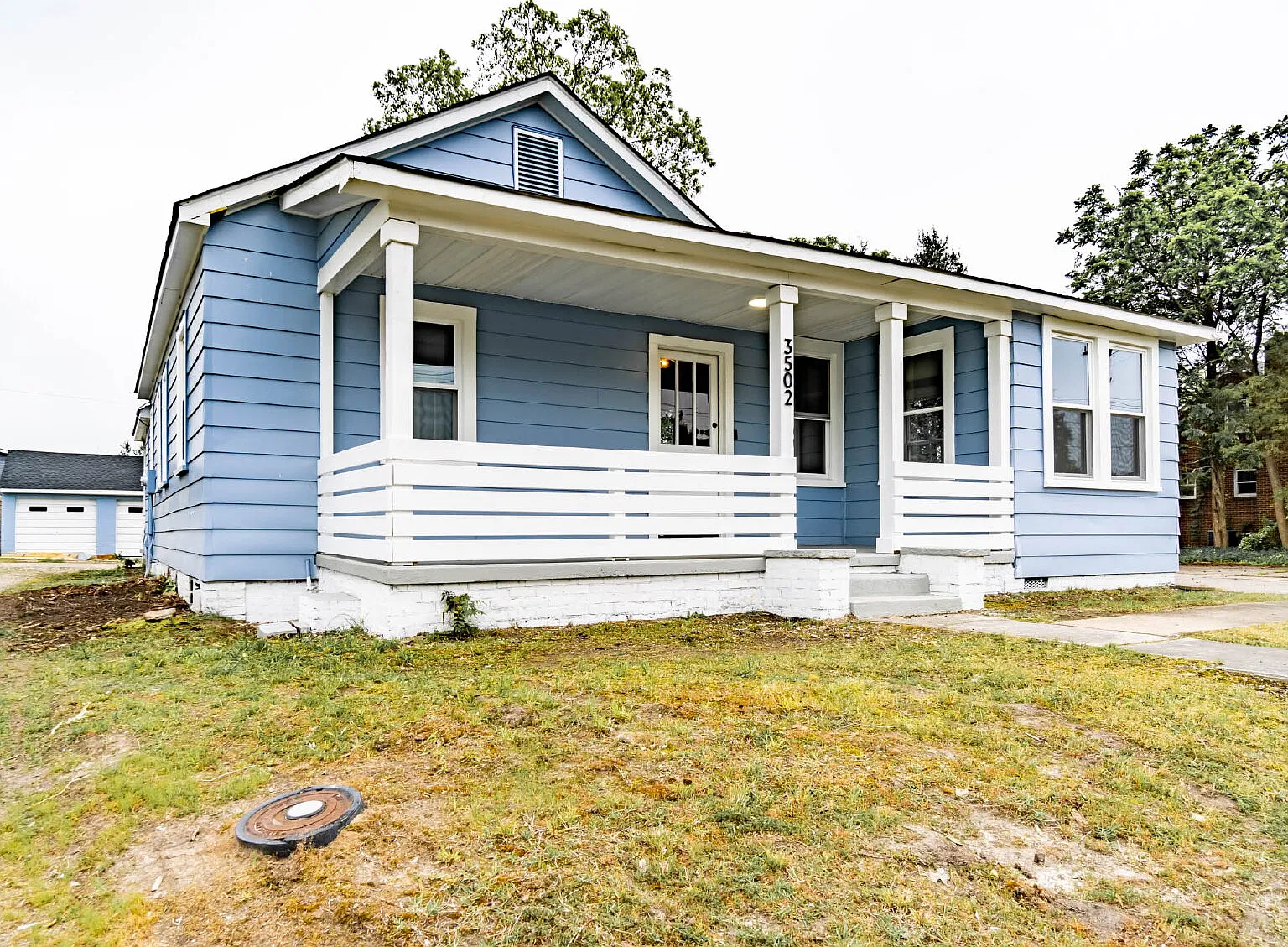 3 bed, 1.0 bath, 1124 sqft, $1,850 — Photo 2