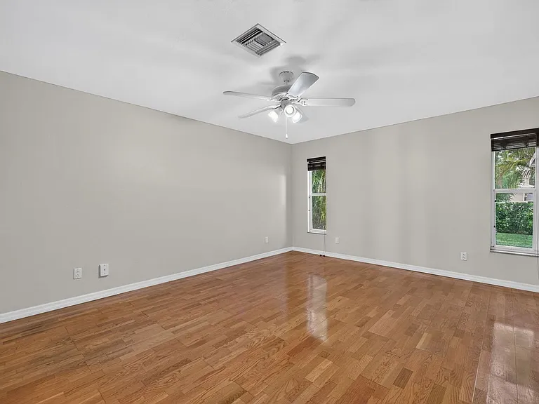 1632 SW 43rd Ter #202 — Photo 13