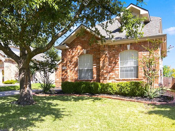 2nd image of 629 Wyndham Cir
