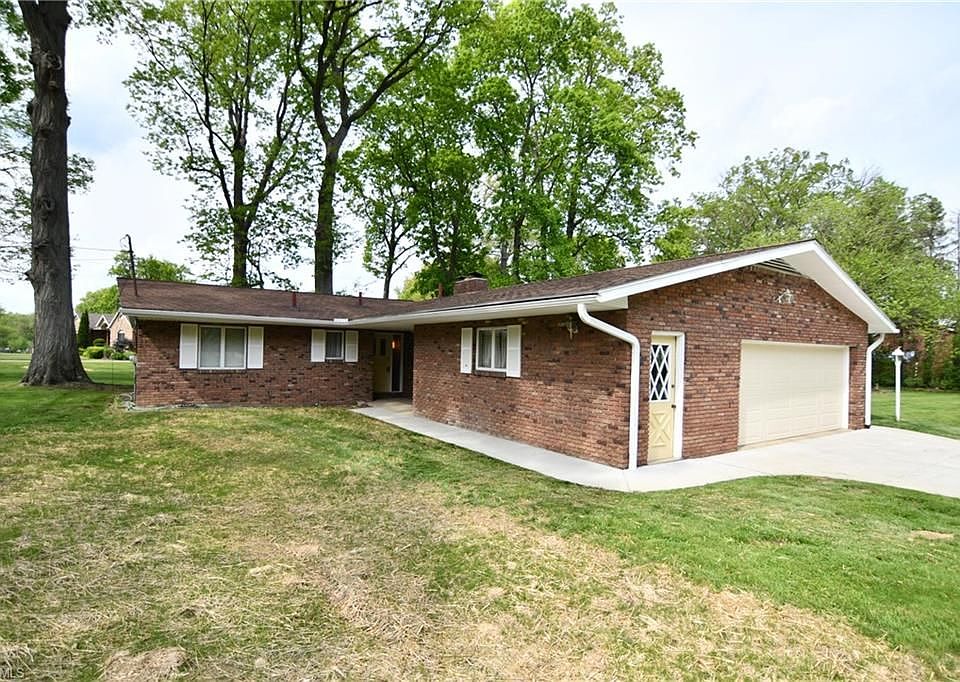 1st image of 585 Highland Park Dr