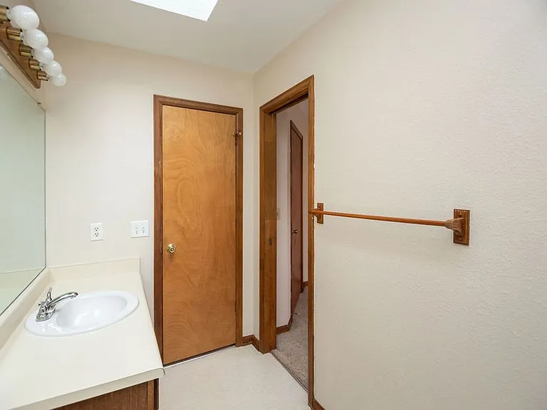 1937 Connecticut Dr — Photo 27