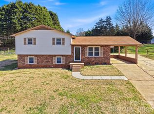 5026 W Piedmont Cir, Conover, NC 28613