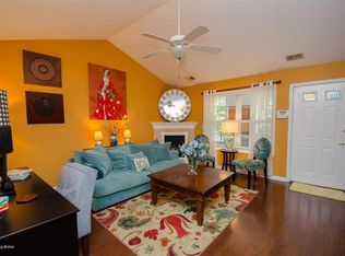 225 Crescent Hill Pl APT 207, Louisville, KY 40206