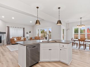 333 Cheney Loop, Central Point, OR 97502