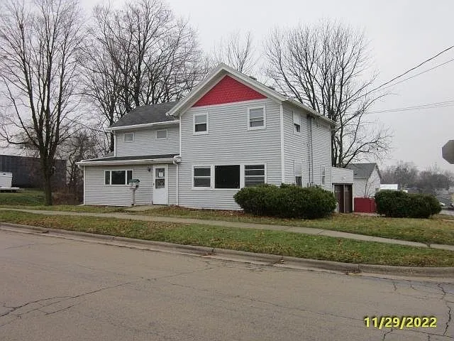 4 bed, 2.5 bath, 2150 sqft, $1,500 — Photo 1
