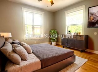 1251 W Rosemont Ave #201, Chicago, IL 60660