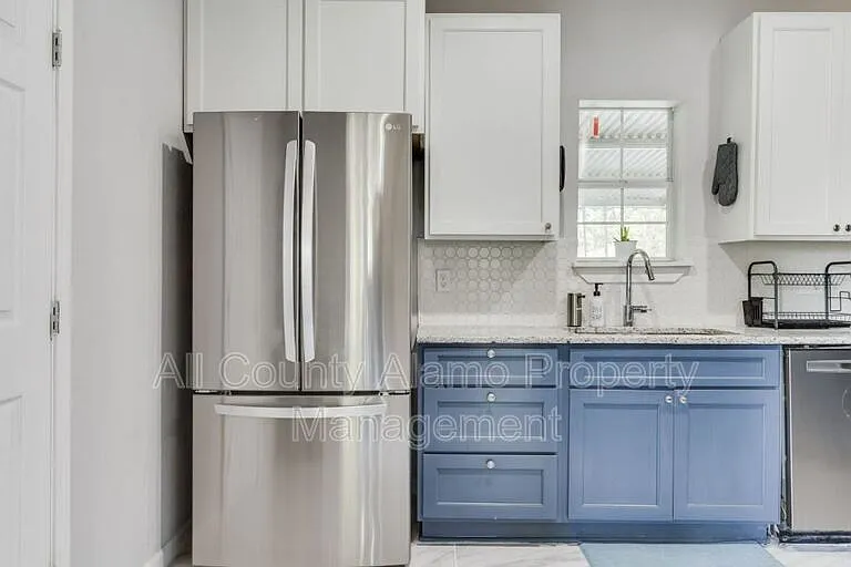 1031 W Gramercy Pl — Photo 7