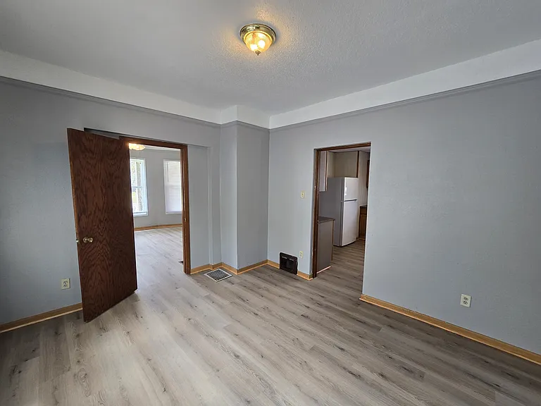 519 Baltimore St — Photo 9