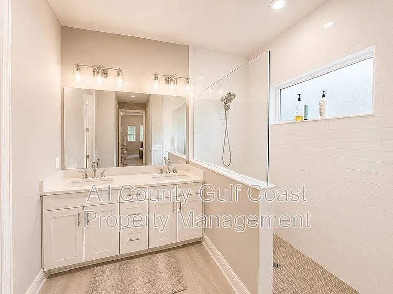 10194 Canaveral Cir — Photo 8