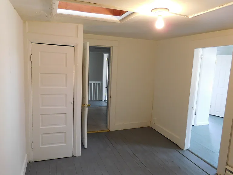 145 King George St — Photo 13