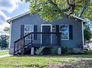 413 E Lake St, Ennis, TX 75119