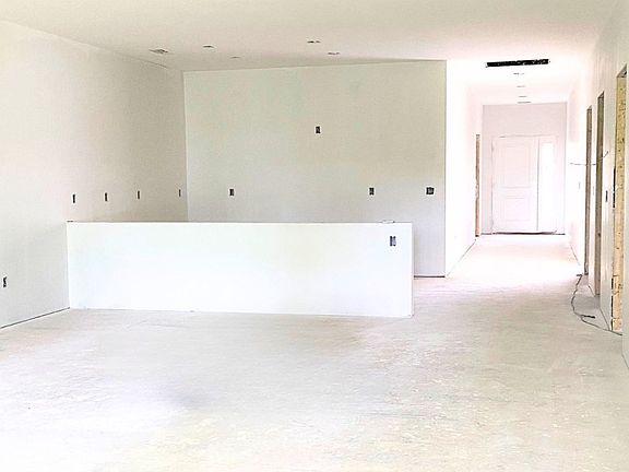 2nd image of 7 Walden Woods Loop