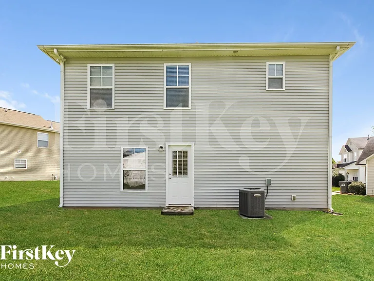 2129 Sebastiani Dr — Photo 14