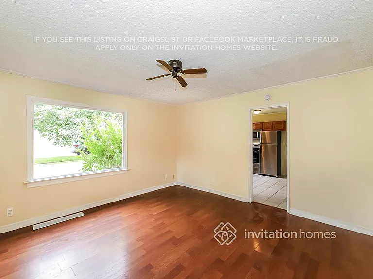 1359 Raymond Dr — Photo 3
