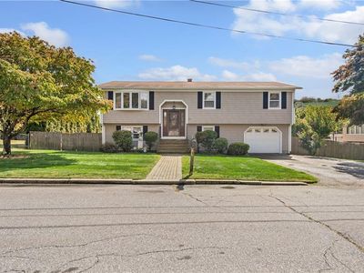 17 Karen Dr, North Providence, RI, 02911