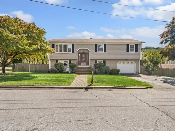 17 Karen Dr, North Providence, RI 02911