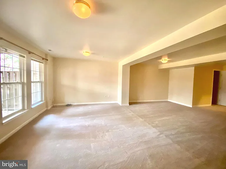 13765 Palmetto Cir — Photo 28