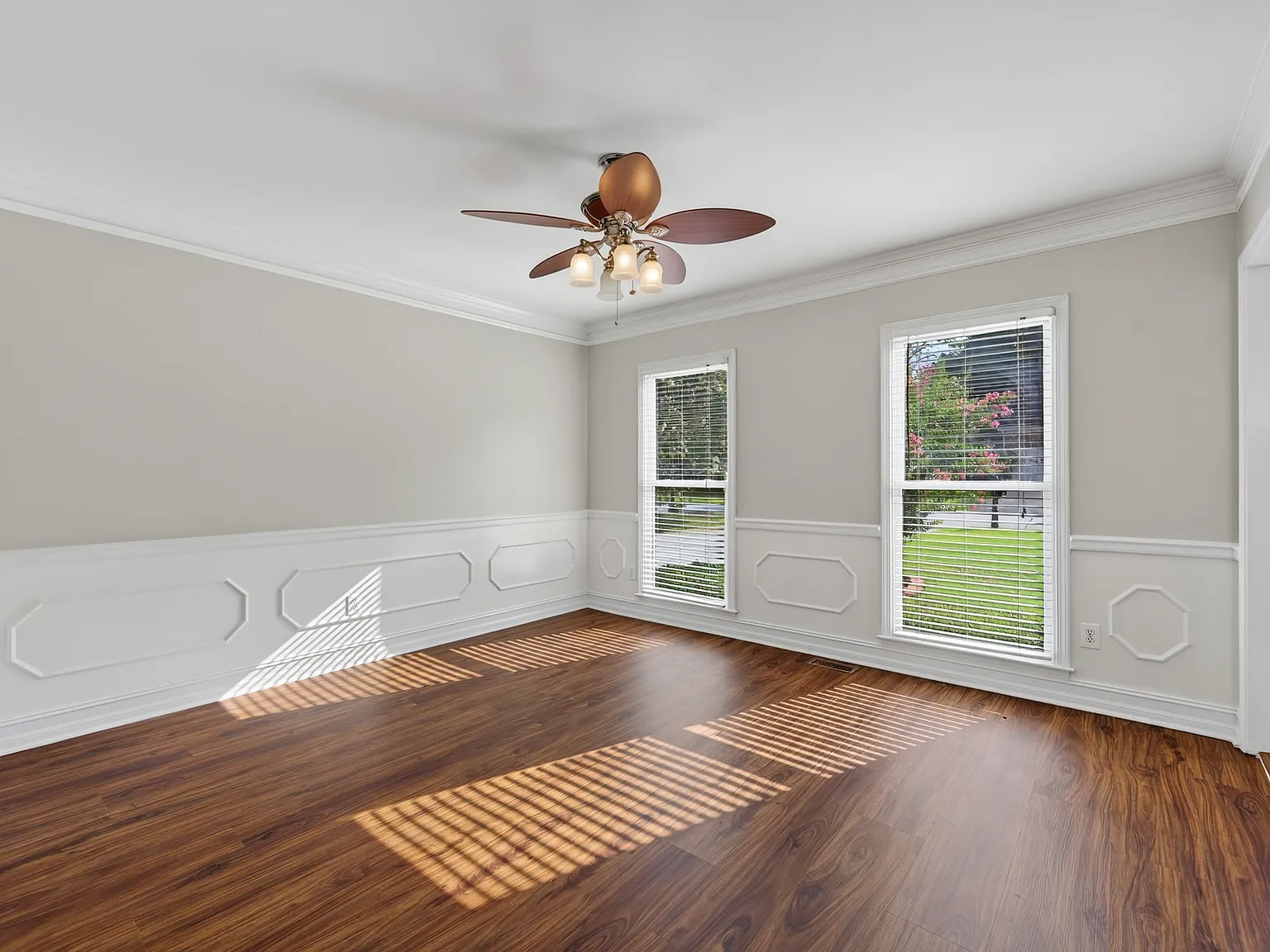4 bed, 3.5 bath, 3576 sqft, $2,995 — Photo 3