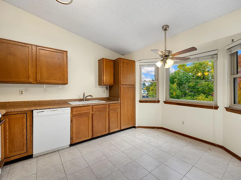1075 S Garrison St #203 — Photo 6