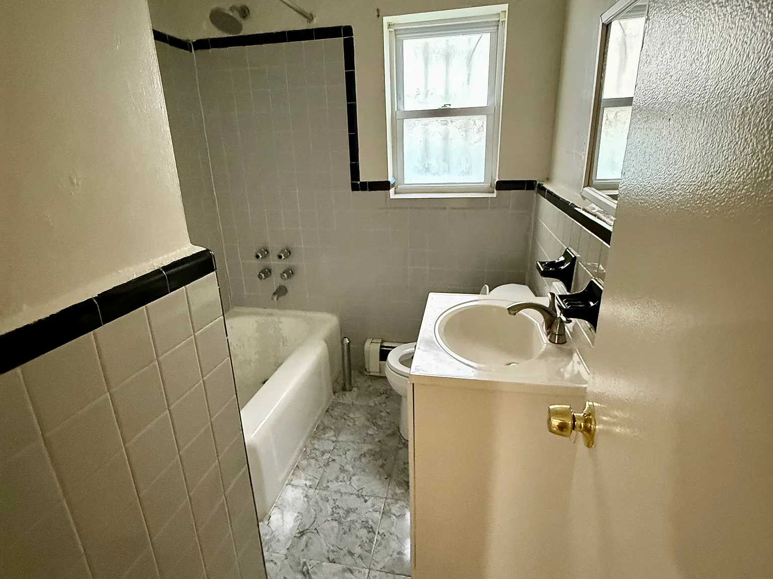 1 bed, $2,600 — Photo 4