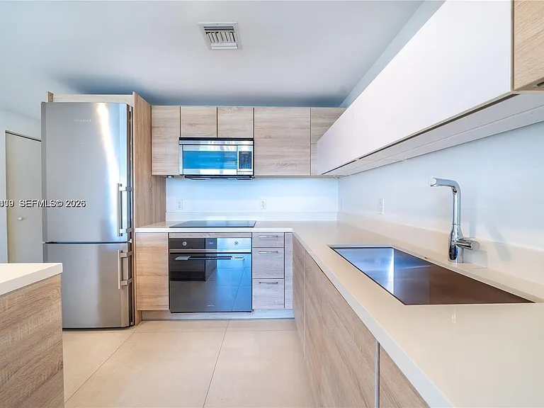 16385 Biscayne Blvd #1120 — Photo 10