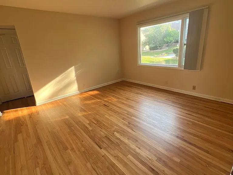 Keystone Court Apartments - Benson — Photo 17