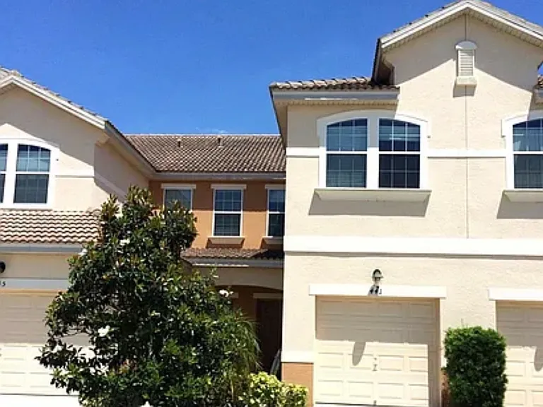 441 Glastonbury Dr #441 — Photo 1