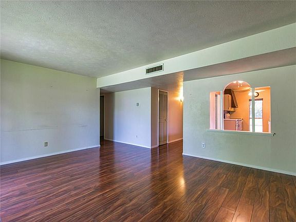 5th image of 1526 Bosque Dr