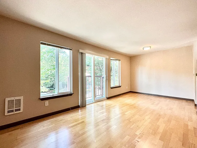 3661 Phinney Ave N #308 — Photo 12