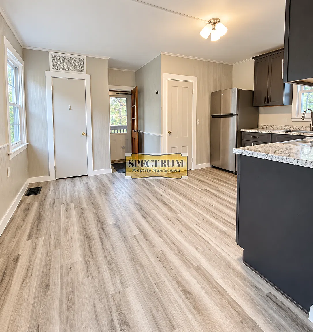53 Maple St — Photo 2
