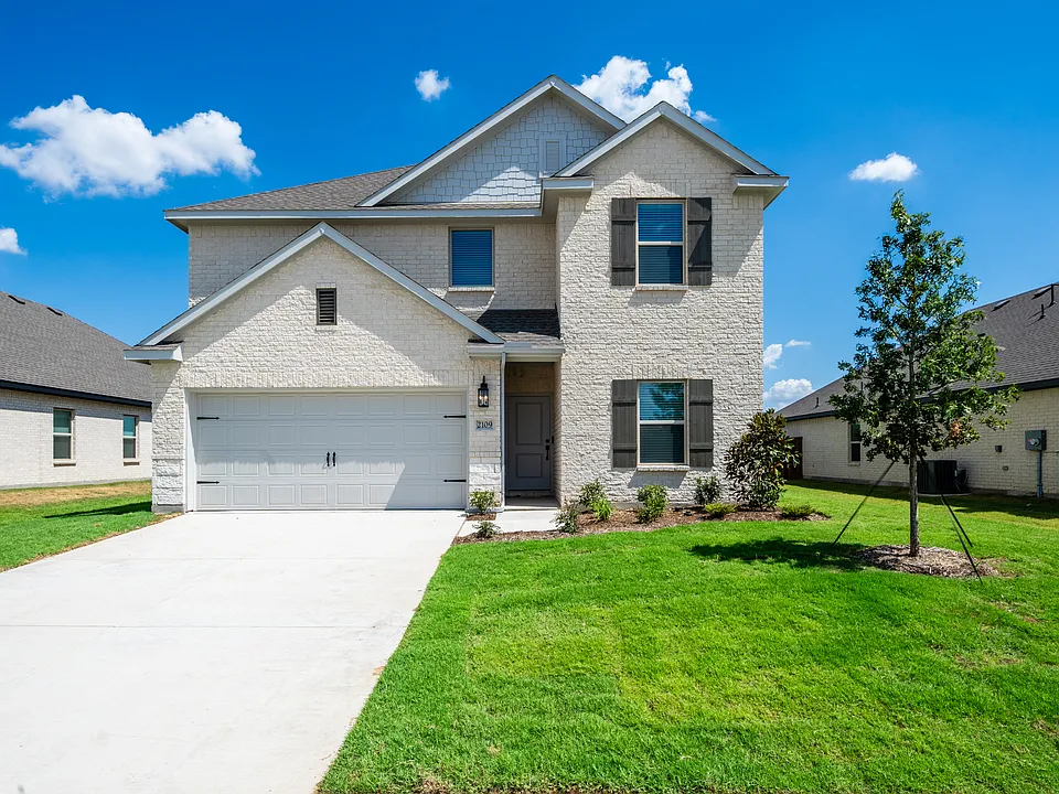 2109 Maple Ridge Dr
