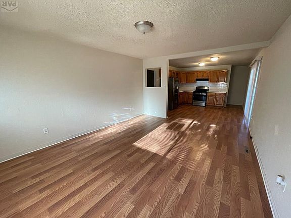 2nd image of 1652 Delphil St