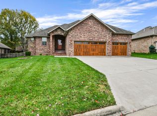 5016 E Hedgerow Dr, Springfield, MO 65802
