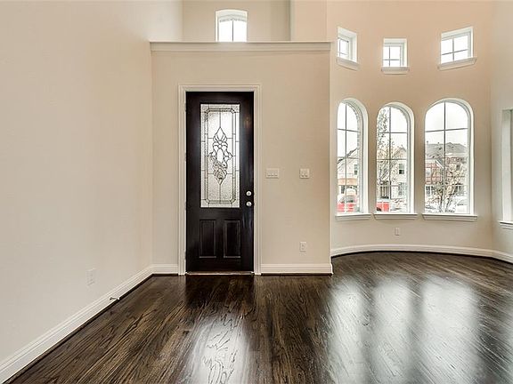 4th image of 3508 Leo Dr