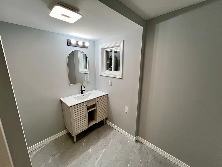 Full Bathroom