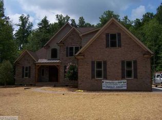 1 Crow Hl, Pfafftown, NC 27040