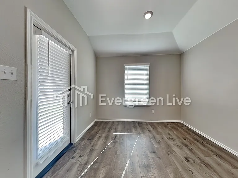 408 Saw Mill Rd — Photo 4