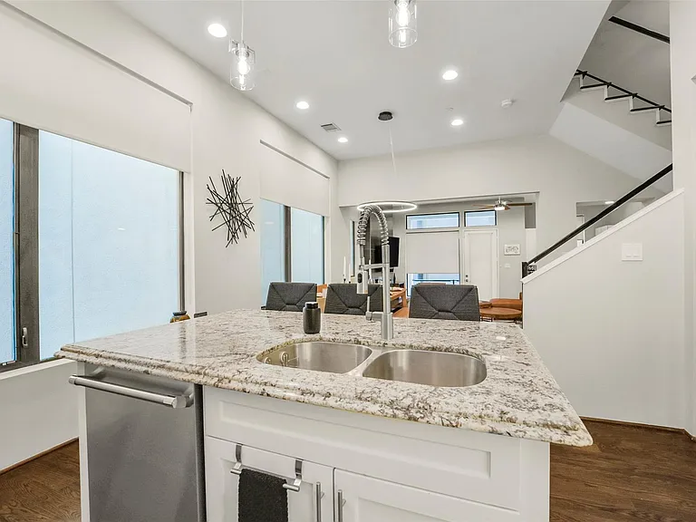 1520 Malone St — Photo 15