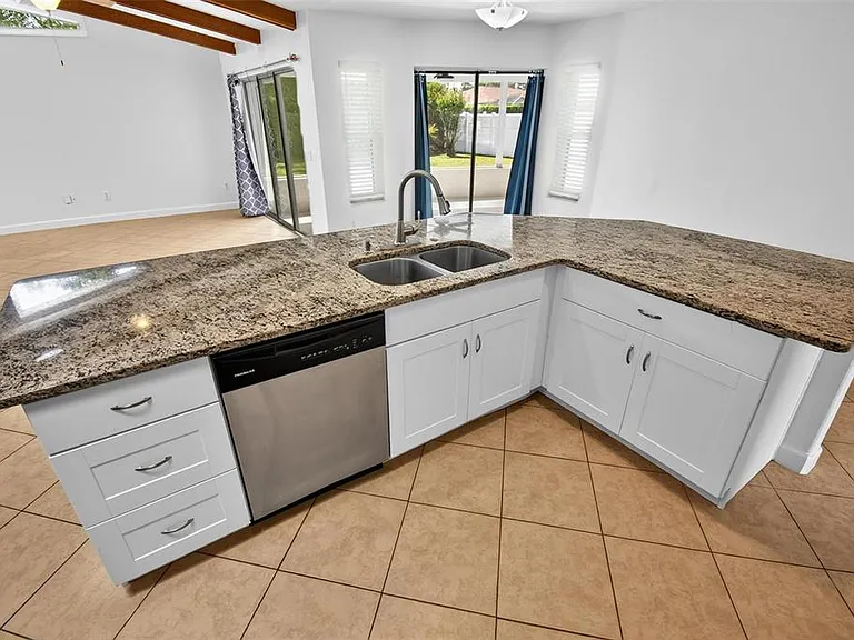 231 Wellington Dr — Photo 31