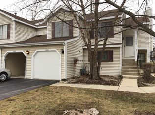 1002 Westchester Cir, Schaumburg, IL 60193
