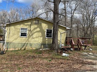 417 Redwood Dr, Rileyville, VA 22650