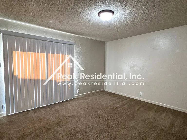 504 Roundtree Ct — Photo 16